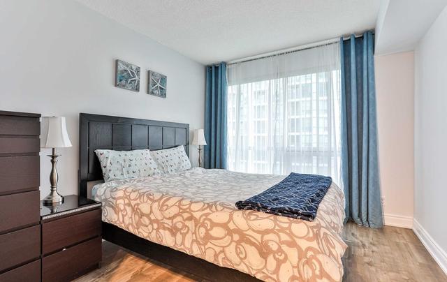 1904 - 10 Yonge St, Condo with 2 bedrooms, 2 bathrooms and 1 parking in Toronto ON | Image 9