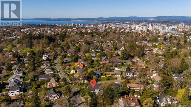 803 Piermont Pl, House detached with 5 bedrooms, 5 bathrooms and 2 parking in Victoria BC | Image 50