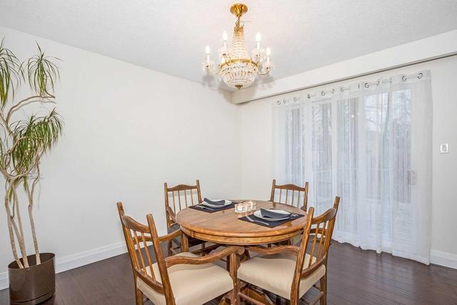 14 Guest St, House detached with 3 bedrooms, 3 bathrooms and 4 parking in Brampton ON | Image 5