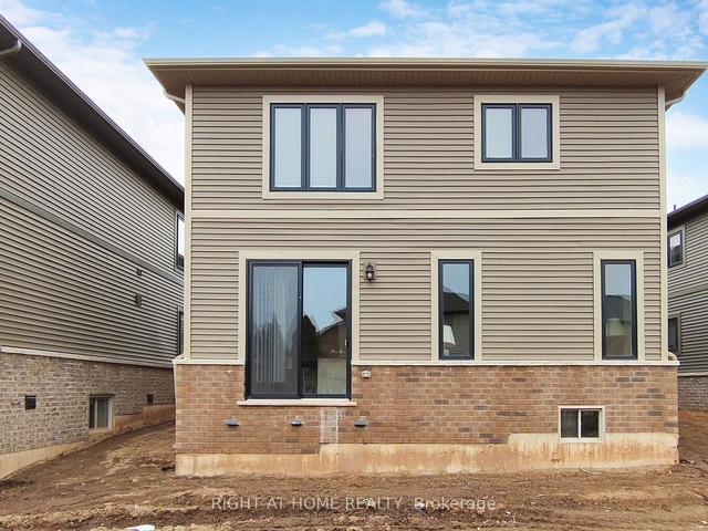 51 Starfire Cres, House detached with 4 bedrooms, 3 bathrooms and 4 parking in Hamilton ON | Image 31