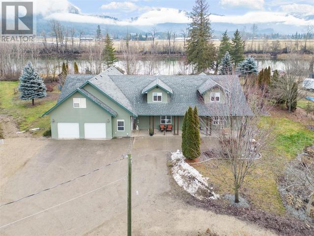 70 Waterside Road, Home with 5 bedrooms, 3 bathrooms and 20 parking in North Okanagan F BC | Image 18