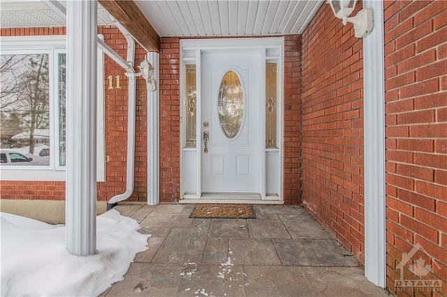 11 Sumac Street, House detached with 3 bedrooms, 2 bathrooms and 4 parking in Ottawa ON | Image 4