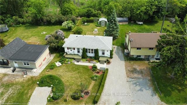 21 Leslie Frost Lane, House detached with 2 bedrooms, 1 bathrooms and 4 parking in Kawartha Lakes ON | Image 29