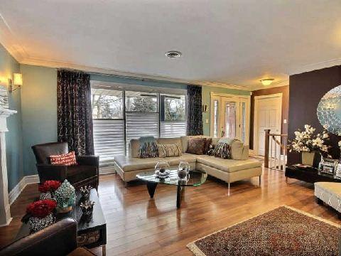 40 Henrietta St, House detached with 3 bedrooms, 2 bathrooms and 2 parking in St. Catharines ON | Image 3
