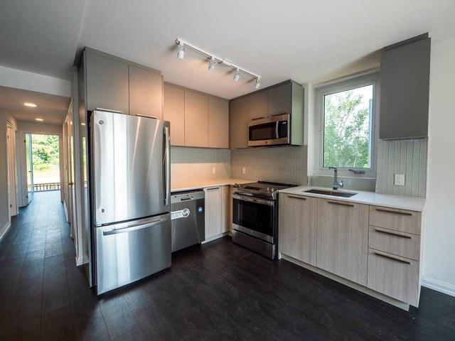 th51 - 10 Brin Dr, Townhouse with 3 bedrooms, 2 bathrooms and 1 parking in Toronto ON | Image 30