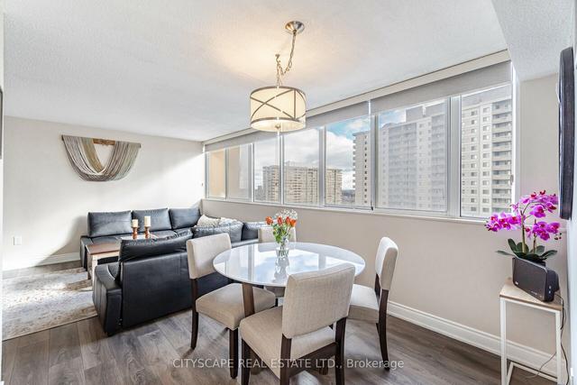 1009 - 3590 Kaneff Cres, Condo with 3 bedrooms, 2 bathrooms and 2 parking in Mississauga ON | Image 3