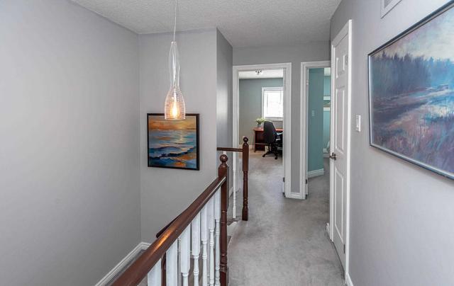 71 Cashel Crt, House attached with 3 bedrooms, 3 bathrooms and 3 parking in Aurora ON | Image 7