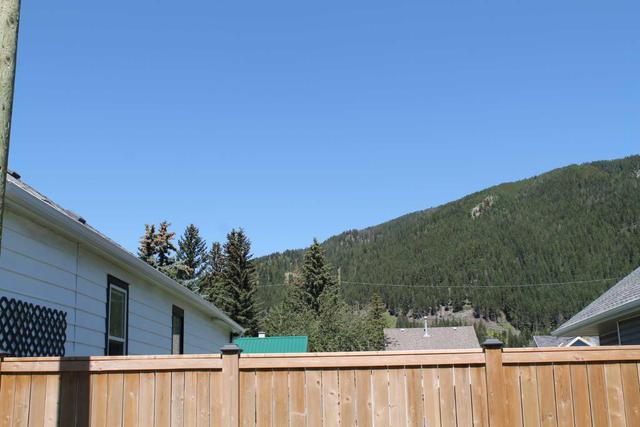 13413 18 Avenue, House detached with 2 bedrooms, 2 bathrooms and 1 parking in Crowsnest Pass AB | Image 38