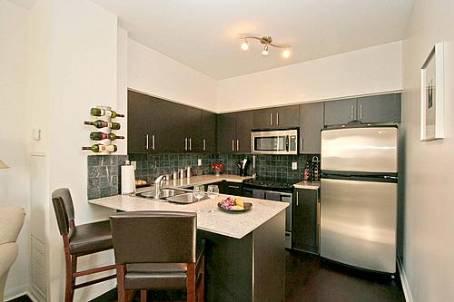 th102 - 15 Windermere Ave, Townhouse with 2 bedrooms, 2 bathrooms and 1 parking in Toronto ON | Image 2