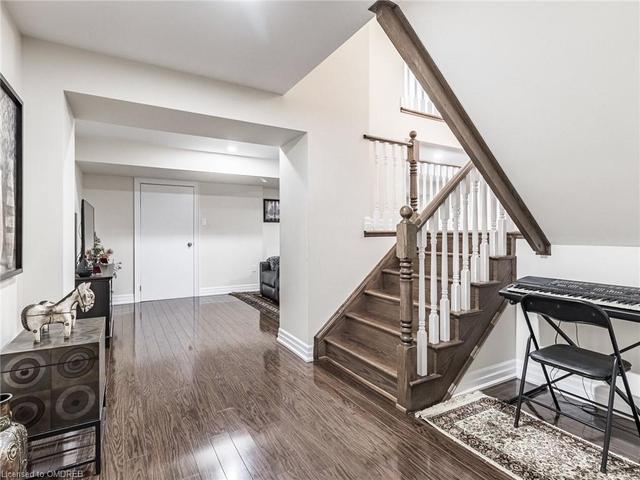 3271 Donald Mackay Street, House detached with 4 bedrooms, 2 bathrooms and null parking in Oakville ON | Image 31