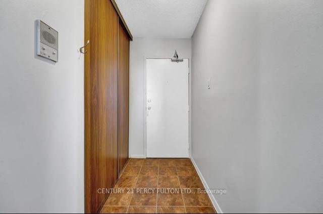1406 - 2645 Kipling Ave, Condo with 3 bedrooms, 2 bathrooms and 2 parking in Toronto ON | Image 2