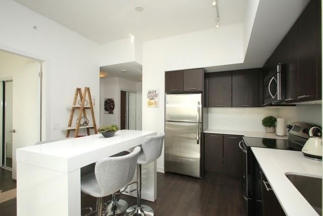 1905 - 2212 Lake Shore Blvd W, Condo with 1 bedrooms, 1 bathrooms and 1 parking in Toronto ON | Image 2