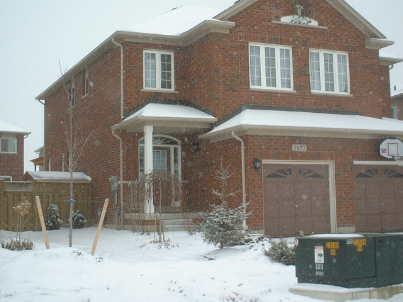 5673 Longboat Ave, House semidetached with 3 bedrooms, 4 bathrooms and 2 parking in Mississauga ON | Image 1