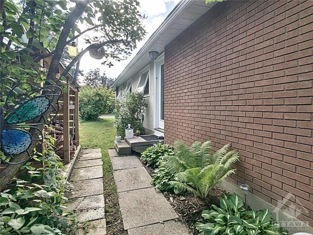 2025 Glenfern Avenue, House detached with 5 bedrooms, 3 bathrooms and 3 parking in Ottawa ON | Image 28