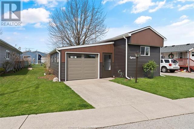 18 Magnolia Drive, House detached with 2 bedrooms, 1 bathrooms and null parking in Essex ON | Image 2
