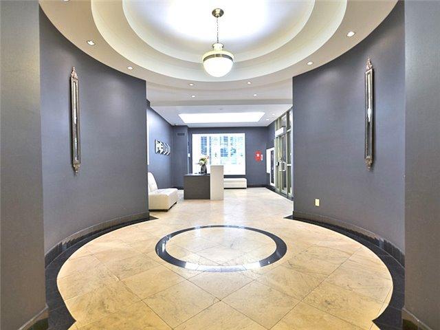 404 - 30 Hayden St, Condo with 1 bedrooms, 2 bathrooms and 1 parking in Toronto ON | Image 2