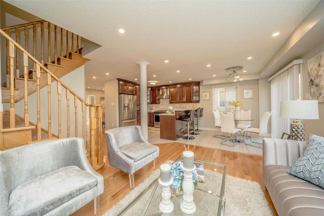 81 Whitlock Cres, House semidetached with 3 bedrooms, 3 bathrooms and 4 parking in Ajax ON | Image 10