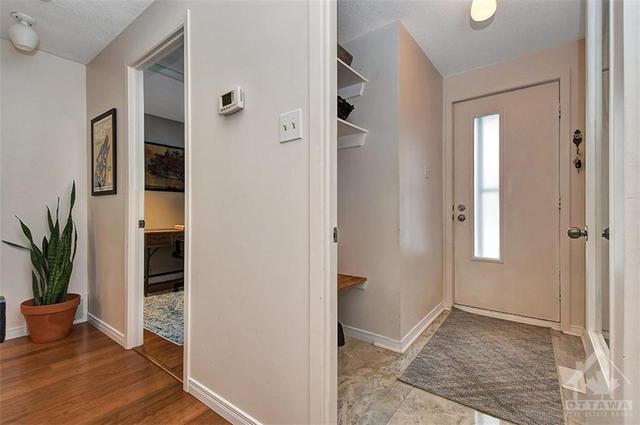 54 Tedwyn Drive, Townhouse with 3 bedrooms, 2 bathrooms and 3 parking in Ottawa ON | Image 3