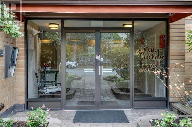 101 - 1280 Newport Ave, Condo with 2 bedrooms, 2 bathrooms and 1 parking in Oak Bay BC | Image 29