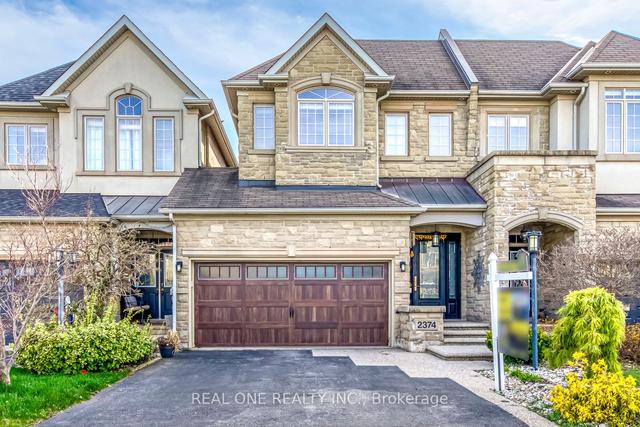 2374 Wasaga Dr, House attached with 3 bedrooms, 4 bathrooms and 4 parking in Oakville ON | Image 1