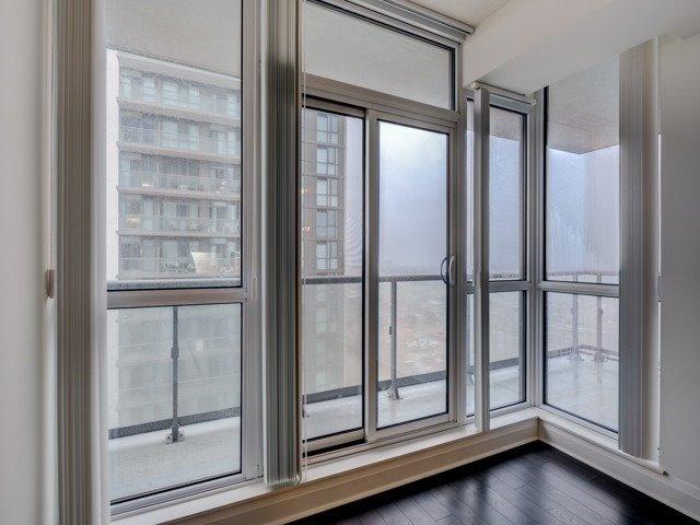 1603 - 15 Zorra St, Condo with 1 bedrooms, 1 bathrooms and 1 parking in Toronto ON | Image 4