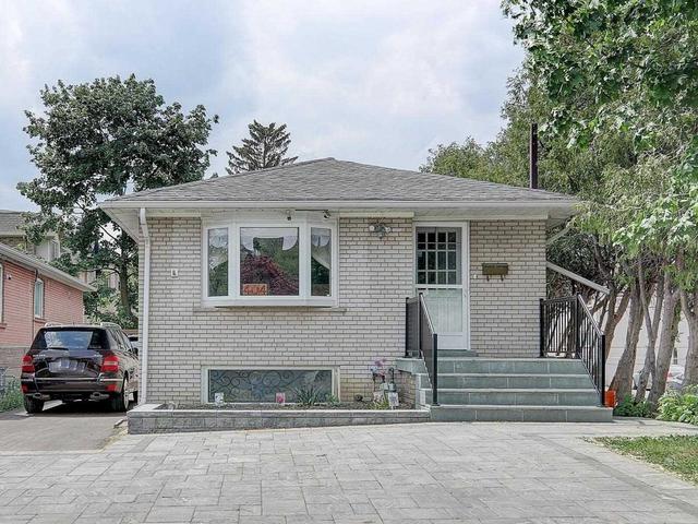 404 Willowdale Ave, House detached with 2 bedrooms, 3 bathrooms and 9 parking in Toronto ON | Image 1