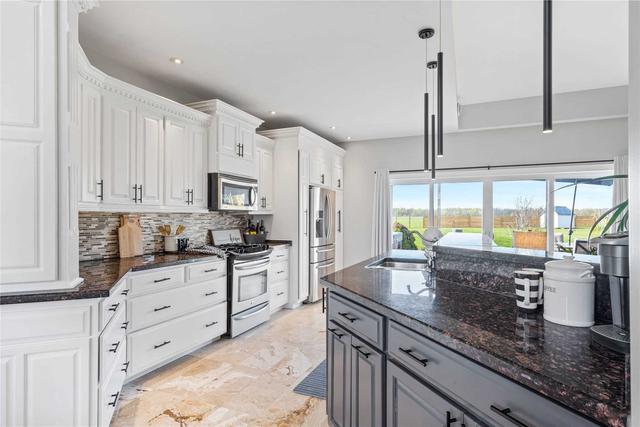 614 Barcovan Beach Rd, House detached with 3 bedrooms, 2 bathrooms and 15 parking in Quinte West ON | Image 5