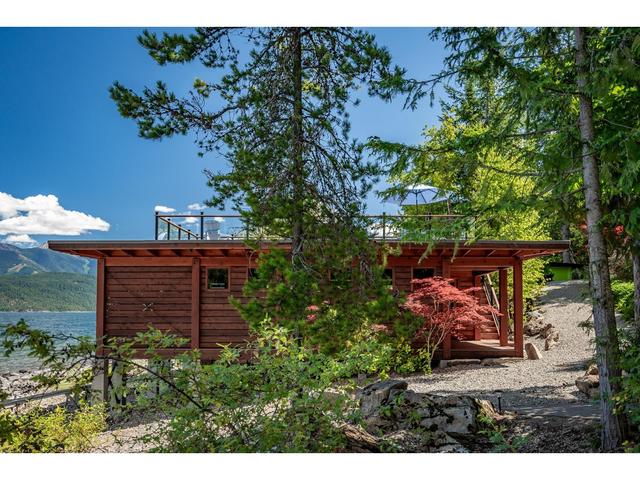 285 Kootenay Lake Road, House detached with 3 bedrooms, 4 bathrooms and 2 parking in Central Kootenay E BC | Image 97