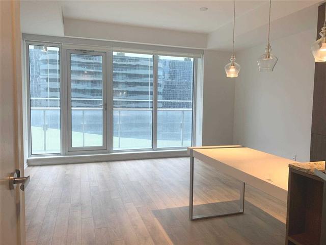 1706 - 197 Yonge St, Condo with 1 bedrooms, 1 bathrooms and 0 parking in Toronto ON | Image 5