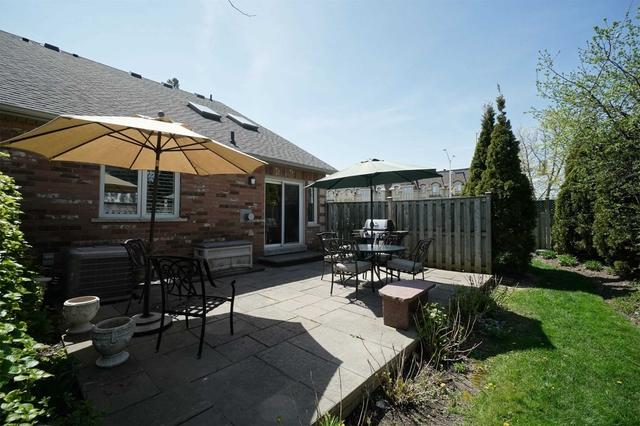 28 - 223 Rebecca St, Townhouse with 2 bedrooms, 4 bathrooms and 2 parking in Oakville ON | Image 35