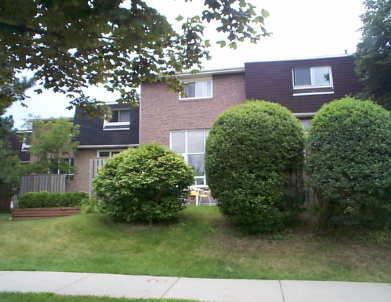 52 - 621 Rathburn Rd, Townhouse with 3 bedrooms, 2 bathrooms and 2 parking in Toronto ON | Image 2