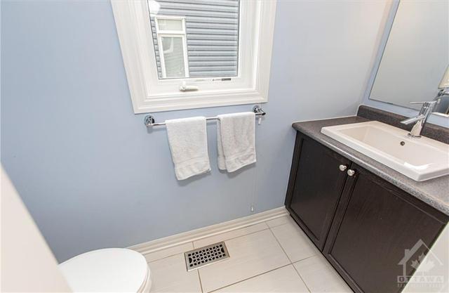 311 Tulum Crescent, Townhouse with 3 bedrooms, 3 bathrooms and 3 parking in Ottawa ON | Image 3