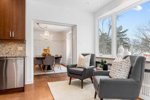 105 Wells Hill Ave, House detached with 5 bedrooms, 5 bathrooms and 1 parking in Toronto ON | Image 3
