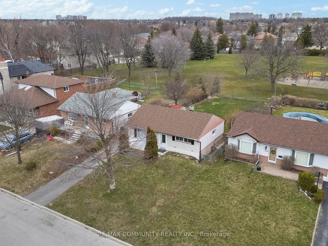 21 Buena Vista Ave, House detached with 3 bedrooms, 2 bathrooms and 4 parking in Toronto ON | Image 1