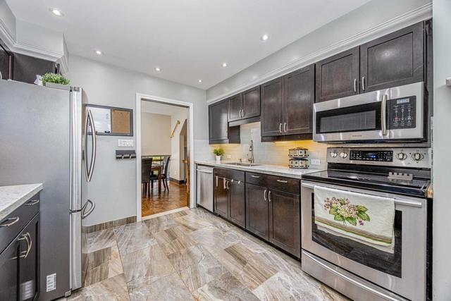 th 3 - 3430 Kingston Rd, Townhouse with 3 bedrooms, 2 bathrooms and 2 parking in Toronto ON | Image 2