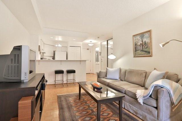 1002 - 801 King St W, Condo with 1 bedrooms, 1 bathrooms and 1 parking in Toronto ON | Image 1