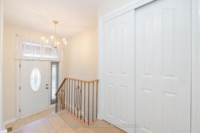 24 Brunner Dr, House detached with 3 bedrooms, 2 bathrooms and 3 parking in Toronto ON | Image 34