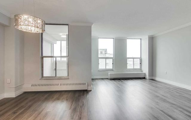 1401 - 130 Neptune Dr, Condo with 3 bedrooms, 2 bathrooms and 1 parking in Toronto ON | Image 14