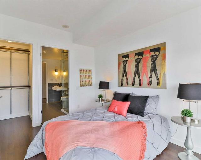 2506 - 70 Distillery Lane, Condo with 2 bedrooms, 2 bathrooms and 1 parking in Toronto ON | Image 13