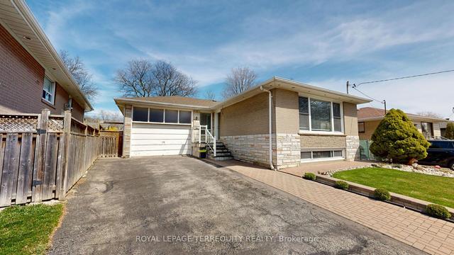 8 Gentian Dr, House detached with 3 bedrooms, 2 bathrooms and 7 parking in Toronto ON | Image 1
