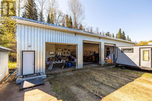 11335 Lake Creek Road, House detached with 2 bedrooms, 1 bathrooms and null parking in Fraser Fort George E BC | Image 8