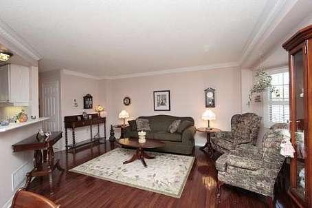 2912 Cape Hill Cres, House detached with 3 bedrooms, 3 bathrooms and 2 parking in Mississauga ON | Image 2