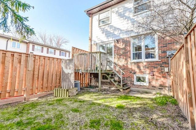 26 - 2445 Homelands Dr, Townhouse with 3 bedrooms, 2 bathrooms and 2 parking in Mississauga ON | Image 18