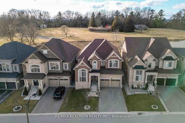 16 Prunella Cres, House detached with 4 bedrooms, 4 bathrooms and 5 parking in East Gwillimbury ON | Image 35