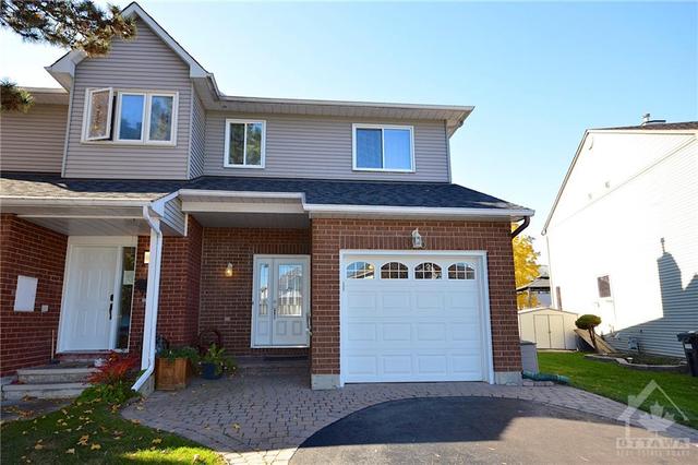 623 Deancourt Crescent, Townhouse with 3 bedrooms, 3 bathrooms and 3 parking in Ottawa ON | Image 1