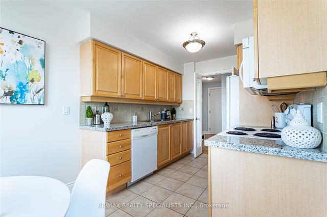 1312 - 15 Greenview Ave, Condo with 2 bedrooms, 2 bathrooms and 1 parking in Toronto ON | Image 22