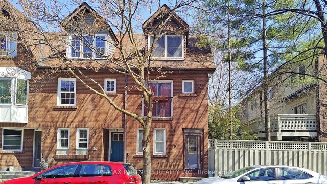 5 Aitken Pl, House attached with 3 bedrooms, 1 bathrooms and 1 parking in Toronto ON | Image 1