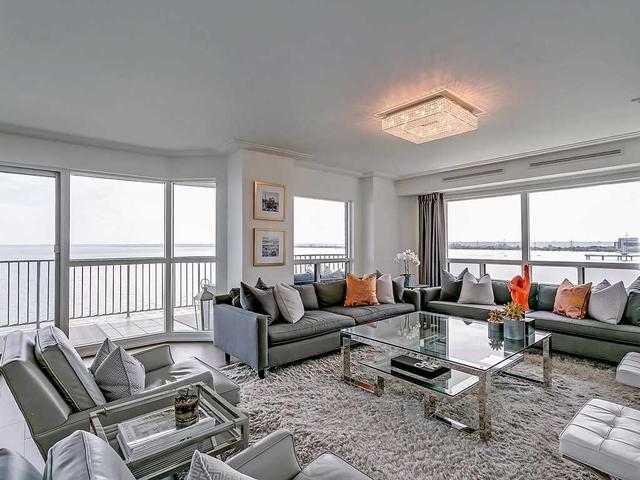 605 - 2190 Lakeshore Rd, Condo with 2 bedrooms, 3 bathrooms and 2 parking in Burlington ON | Image 5