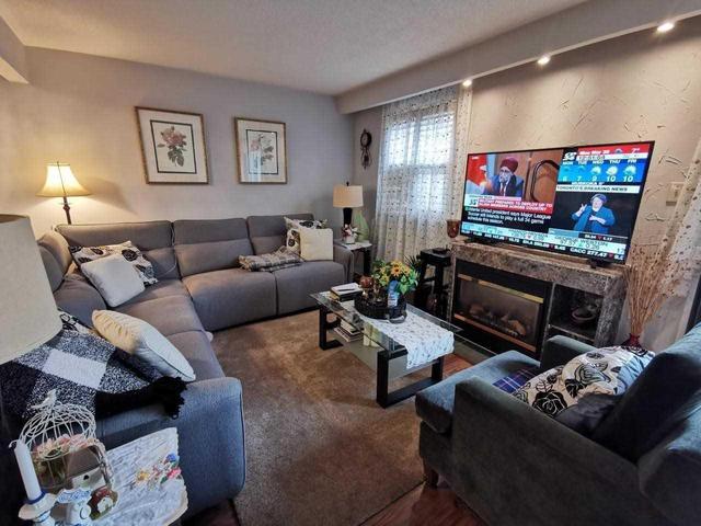42 - 43 Nadia Pl, Townhouse with 4 bedrooms, 3 bathrooms and 1 parking in Oakville ON | Image 8