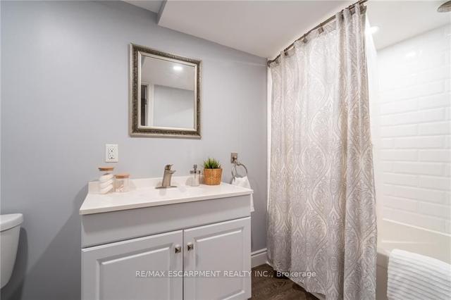 237 Parkdale Ave S, House detached with 3 bedrooms, 2 bathrooms and 2 parking in Hamilton ON | Image 28